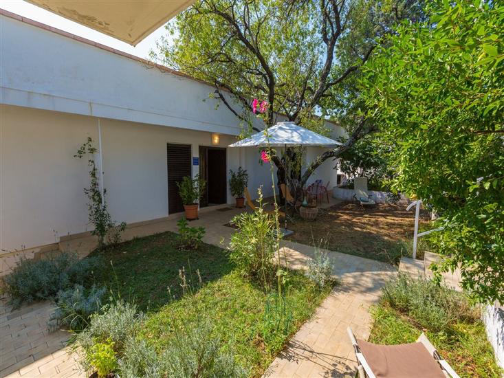 House A1, for 10 persons