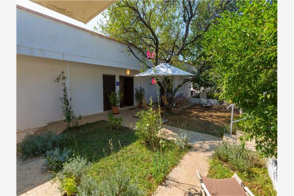 House A1, for 10 persons