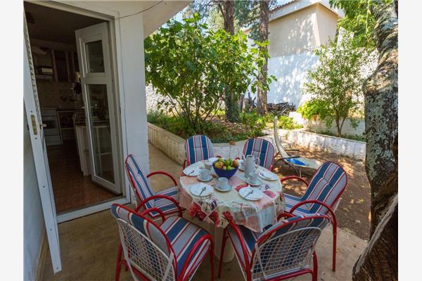 House A1, for 10 persons