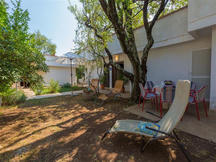 House A1, for 10 persons