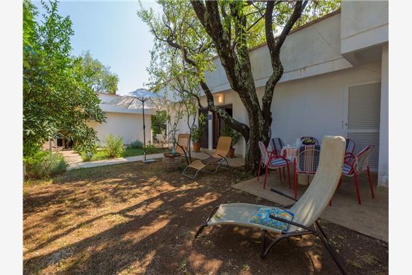 House A1, for 10 persons