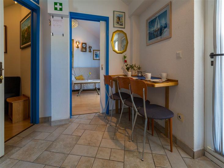 Apartment A4, for 4 persons