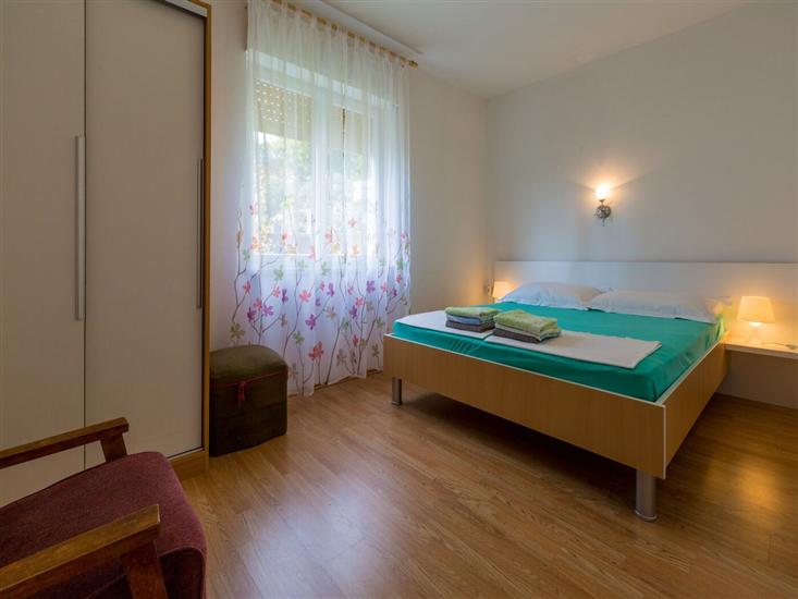 Apartment A1, for 5 persons