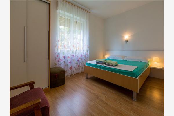 Apartment A1, for 5 persons