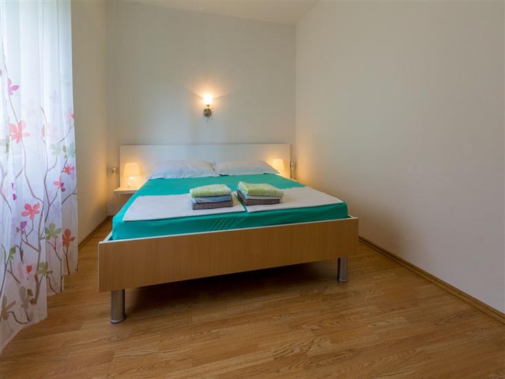 Apartment A1, for 5 persons