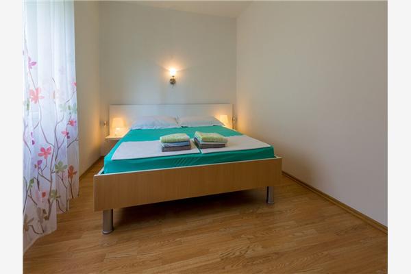 Apartment A1, for 5 persons