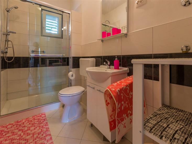 Apartment A1, for 5 persons