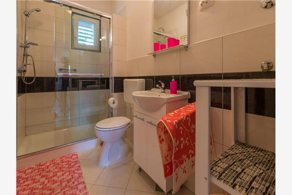 Apartment A1, for 5 persons