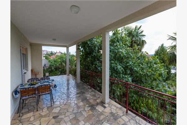 Apartment A1, for 5 persons