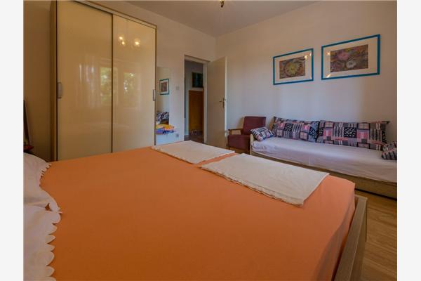 Apartment A1, for 5 persons
