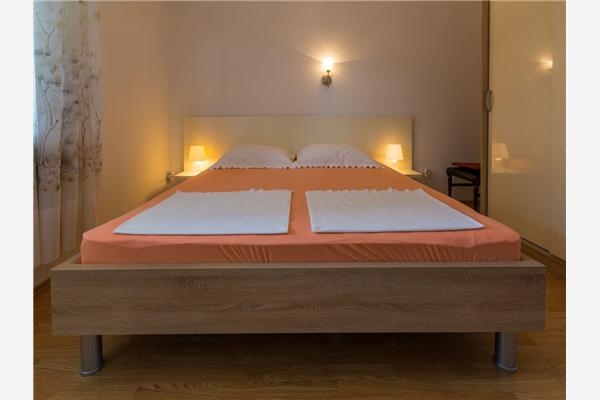 Apartment A1, for 5 persons