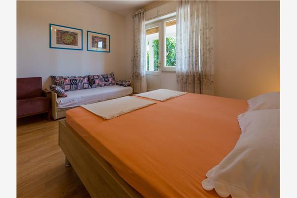 Apartment A1, for 5 persons