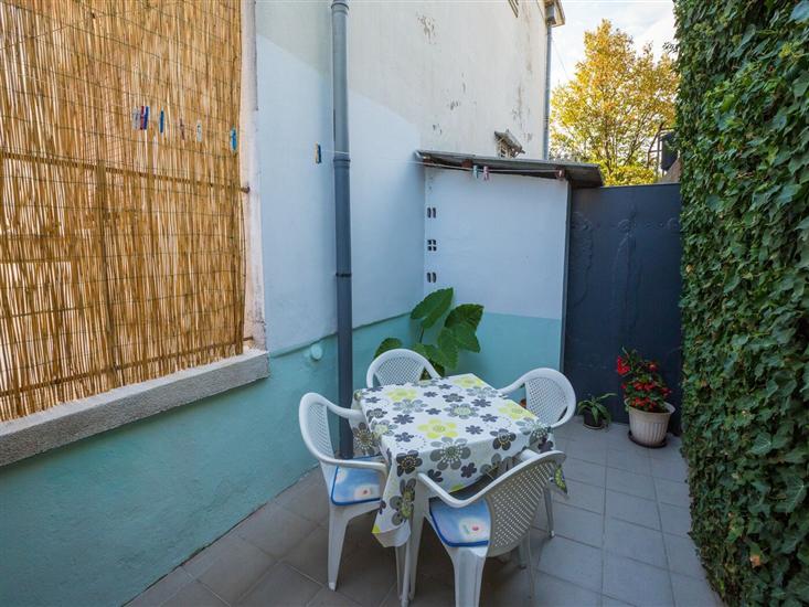 Apartment A2, for 5 persons