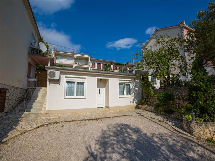 Apartment A2, for 5 persons