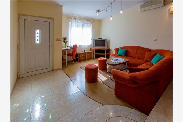 Apartment A2, for 5 persons