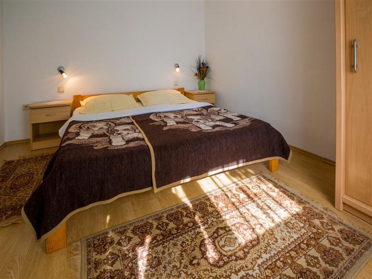 Apartment A2, for 5 persons