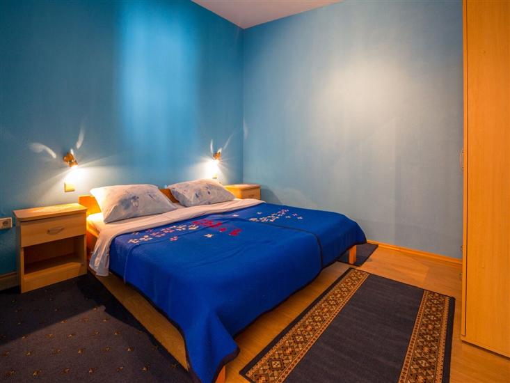 Apartment A2, for 5 persons