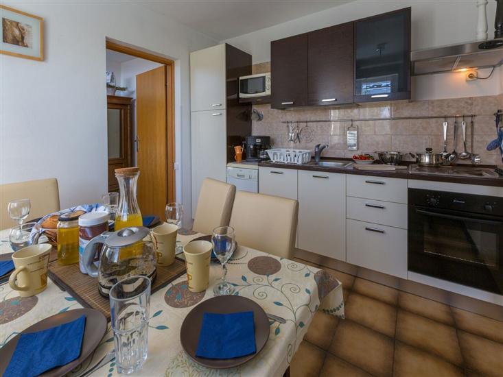 Apartment A3, for 7 persons