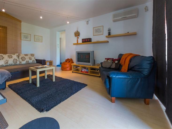 Apartment A3, for 7 persons