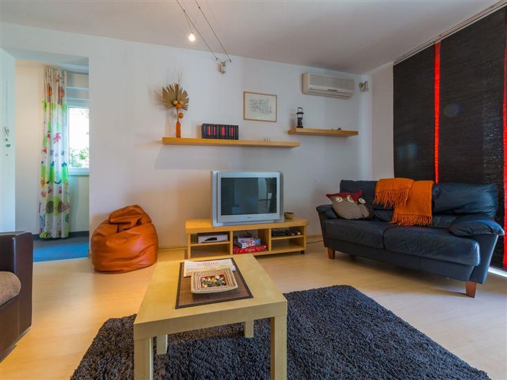 Apartment A3, for 7 persons