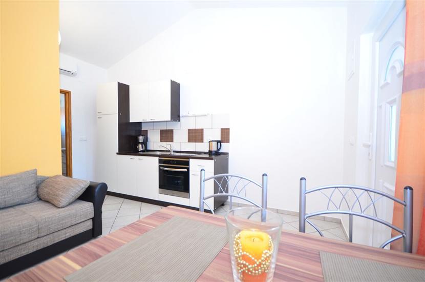 Apartment A2, for 3 persons