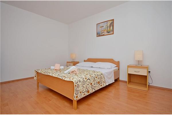 Apartment A1, for 5 persons