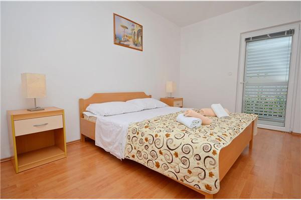 Apartment A1, for 5 persons