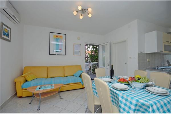 Apartment A1, for 5 persons