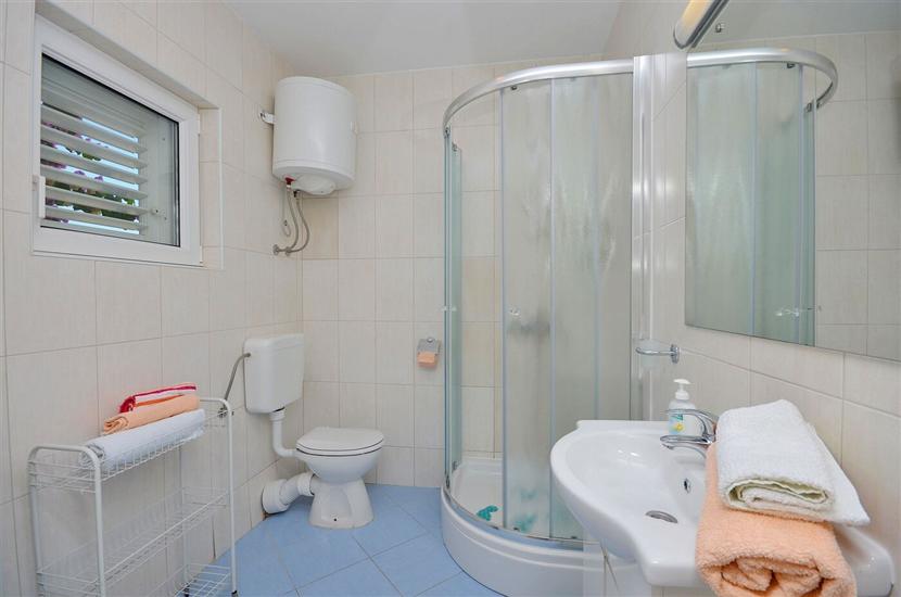 Apartment A1, for 5 persons