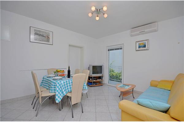 Apartment A1, for 5 persons
