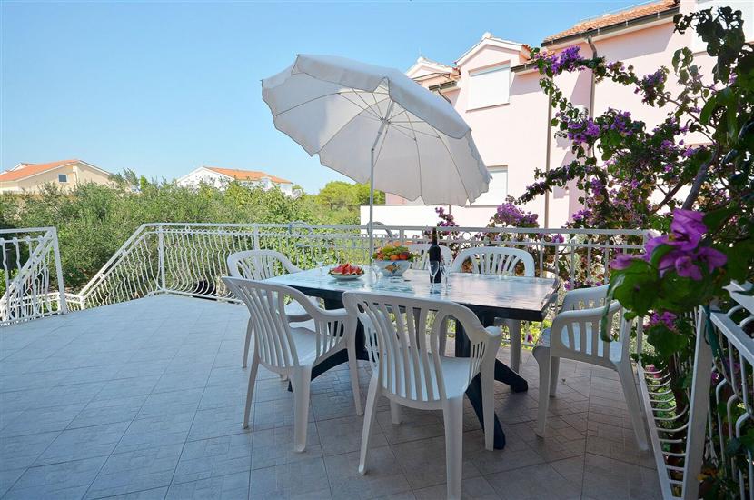 Apartment A1, for 5 persons