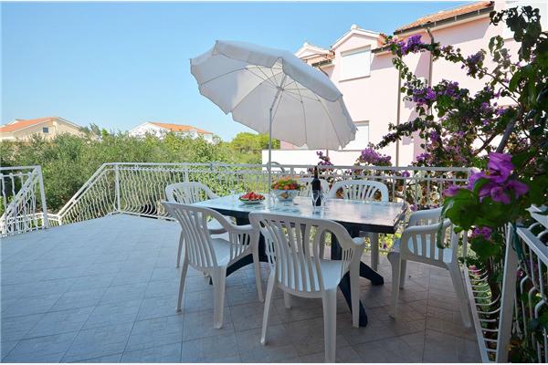 Apartment A1, for 5 persons