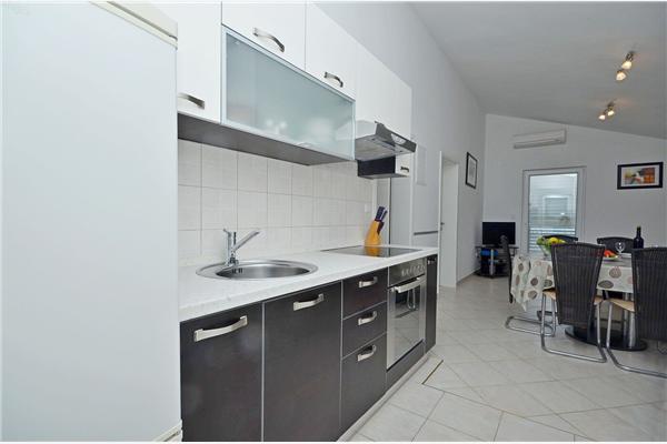 Apartment A2, for 5 persons