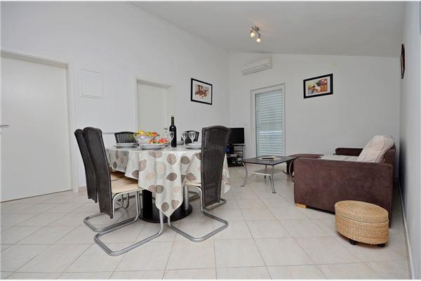 Apartment A2, for 5 persons