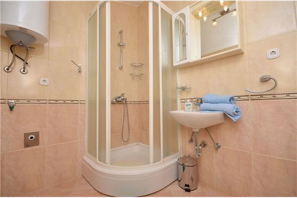 Apartment A2, for 5 persons