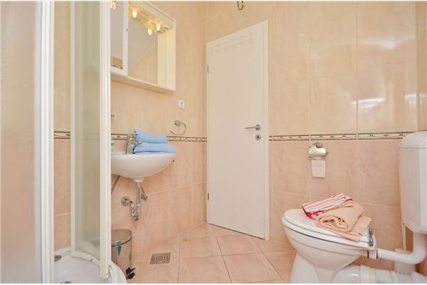 Apartment A2, for 5 persons