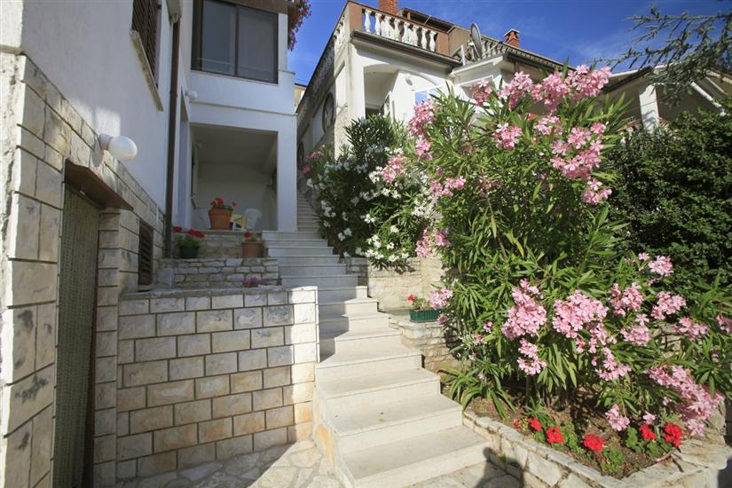 Apartment A1, for 5 persons