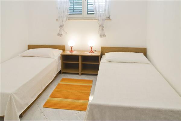 Apartment A4, for 5 persons