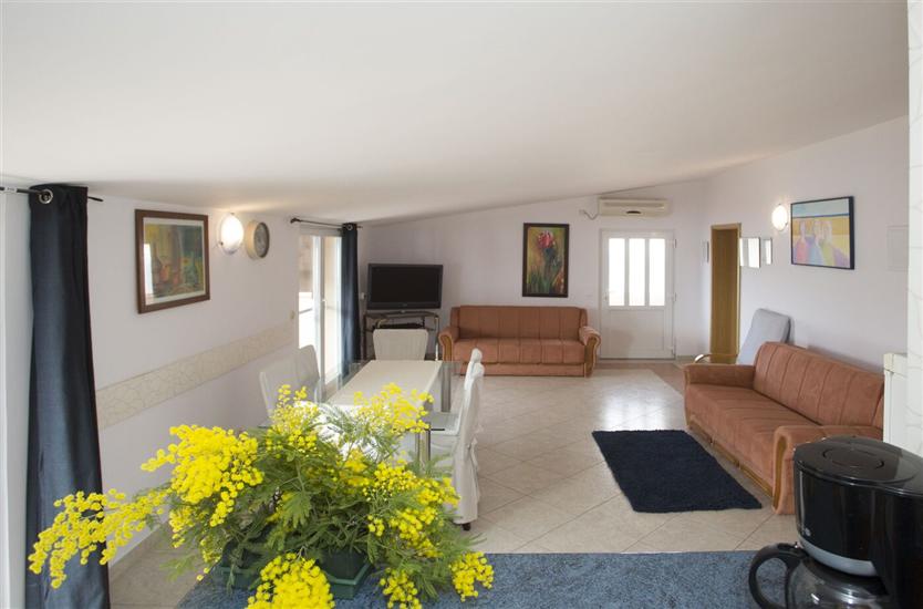 Apartment A3, for 6 persons