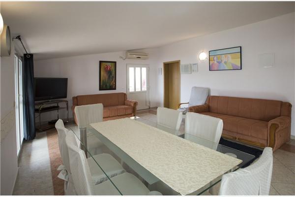 Apartment A3, for 6 persons