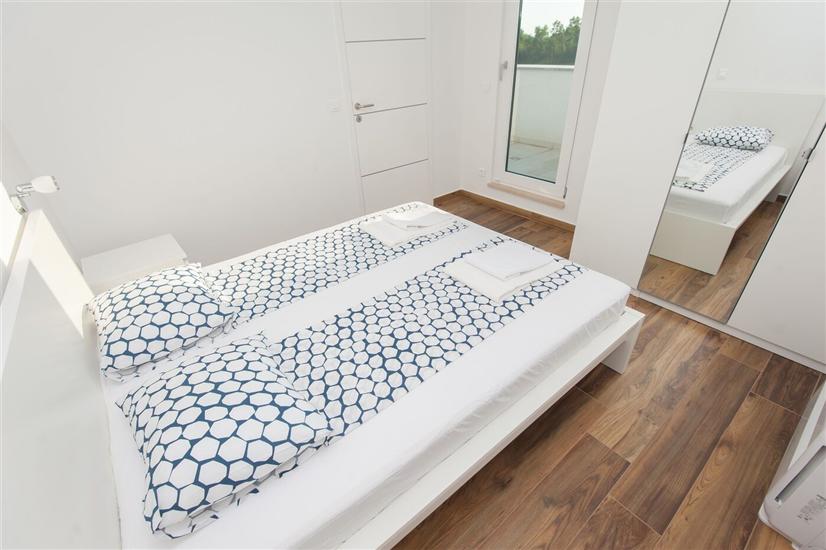 House K1, for 10 persons