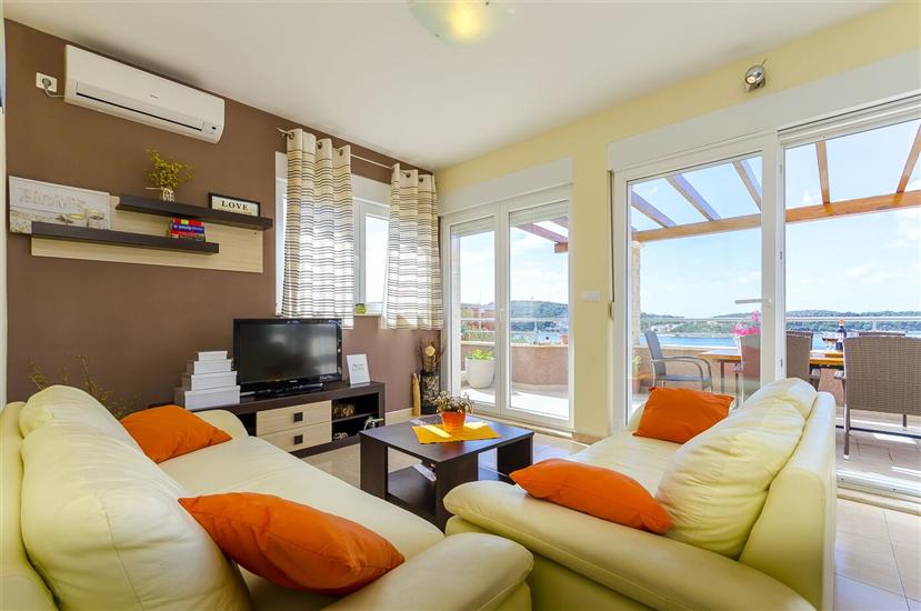 Apartment A1, for 6 persons