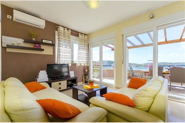 Apartment A1, for 6 persons