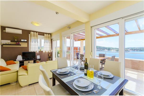 Apartment A1, for 6 persons