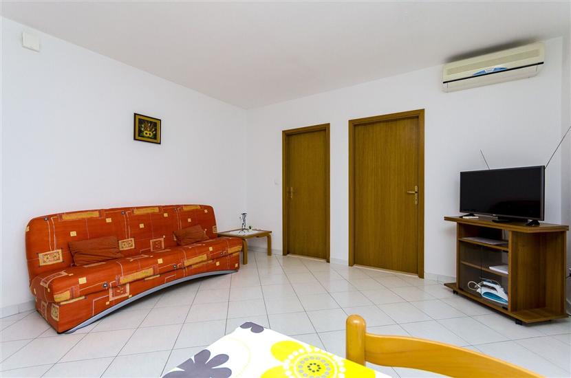 Apartment A2, for 3 persons