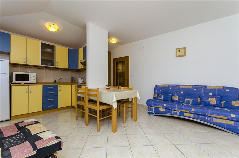 Apartment A4, for 3 persons