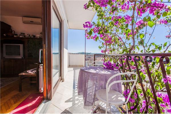 Apartment A4, for 4 persons