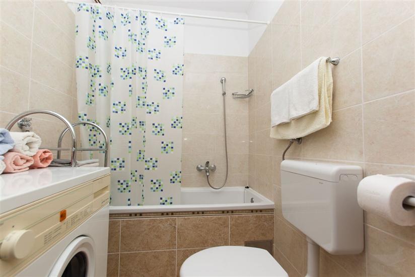 Apartment A4, for 4 persons