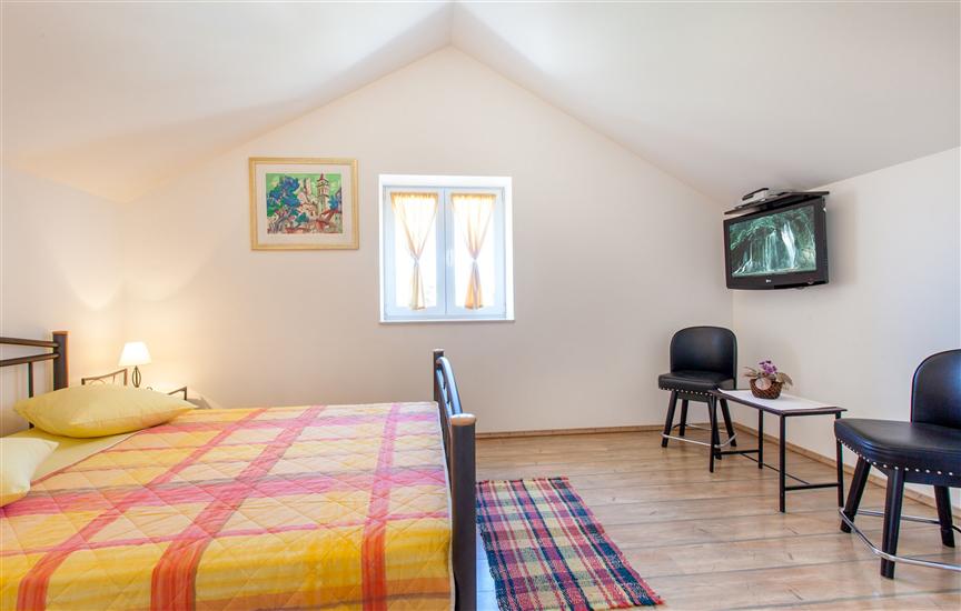 House K1, for 8 persons