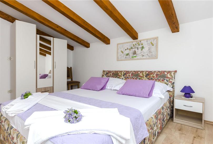 House K1, for 10 persons